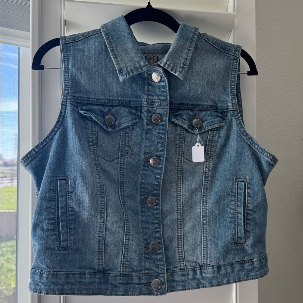 27 - Earl Jean Denim Vest